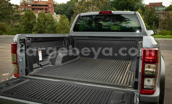 ይግዙ አዲስ Ford Ranger Beige መኪና በ አዲስ አበባ በ ኢትዮጵያ ይግዙ አዲስ Ford Ranger Beige መኪና በ አዲስ አበባ በ ኢትዮጵያ