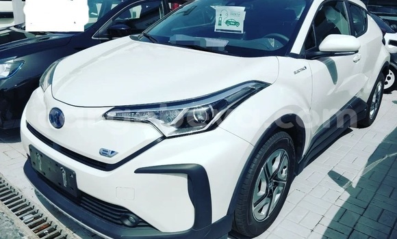 Acheter Neuf Voiture Toyota C-HR Blanc à Addis Ababa, Ethiopie Acheter Neuf Voiture Toyota C-HR Blanc à Addis Ababa, Ethiopie