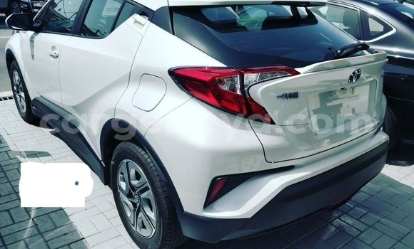 Acheter Neuf Voiture Toyota C-HR Blanc à Addis Ababa, Ethiopie Acheter Neuf Voiture Toyota C-HR Blanc à Addis Ababa, Ethiopie
