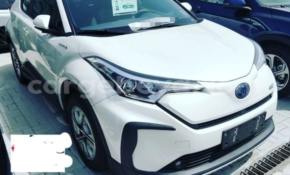 Acheter Neuf Voiture Toyota C-HR Blanc à Addis Ababa, Ethiopie Acheter Neuf Voiture Toyota C-HR Blanc à Addis Ababa, Ethiopie