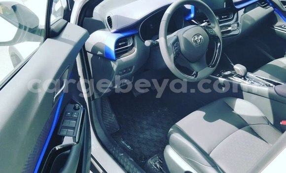 Acheter Neuf Voiture Toyota C-HR Blanc à Addis Ababa, Ethiopie Acheter Neuf Voiture Toyota C-HR Blanc à Addis Ababa, Ethiopie
