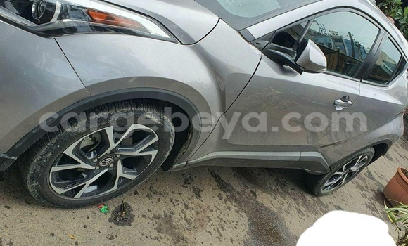 Acheter Neuf Voiture Toyota C-HR Gris à Addis Ababa, Ethiopie Acheter Neuf Voiture Toyota C-HR Gris à Addis Ababa, Ethiopie