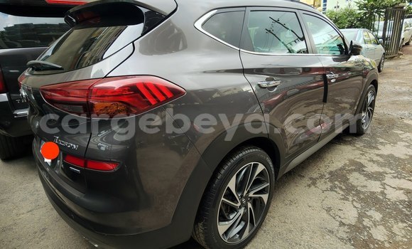 Oofamaa Hyundai Tucson Other Makiinaa iti Addis–Ababa keessatti Ethiopia keessatti Oofamaa Hyundai Tucson Other Makiinaa iti Addis–Ababa keessatti Ethiopia keessatti