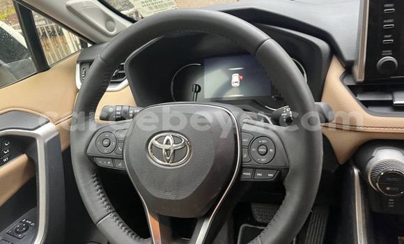 ይግዙ አዲስ Toyota RAV4 ነጭ መኪና በ አዲስ አበባ በ ኢትዮጵያ ይግዙ አዲስ Toyota RAV4 ነጭ መኪና በ አዲስ አበባ በ ኢትዮጵያ