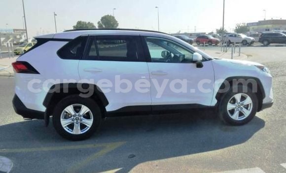 Buy Used Toyota RAV4 White Car in Addis–Ababa in Ethiopia Buy Used Toyota RAV4 White Car in Addis–Ababa in Ethiopia