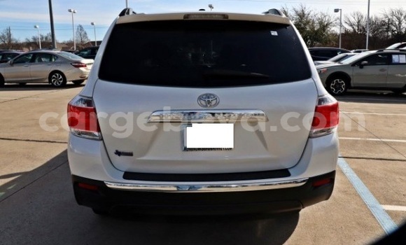Buy Used Toyota Highlander White Car in Āsosa in Ethiopia Buy Used Toyota Highlander White Car in Āsosa in Ethiopia