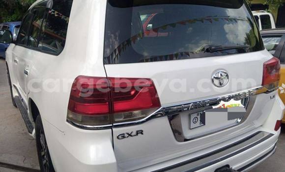 Buy Used Toyota Land Cruiser White Car in Addis–Ababa in Ethiopia Buy Used Toyota Land Cruiser White Car in Addis–Ababa in Ethiopia