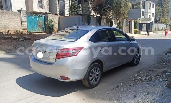ይግዙ ያገለገለ Toyota Yaris ብር መኪና በ አዲስ አበባ በ ኢትዮጵያ ይግዙ ያገለገለ Toyota Yaris ብር መኪና በ አዲስ አበባ በ ኢትዮጵያ