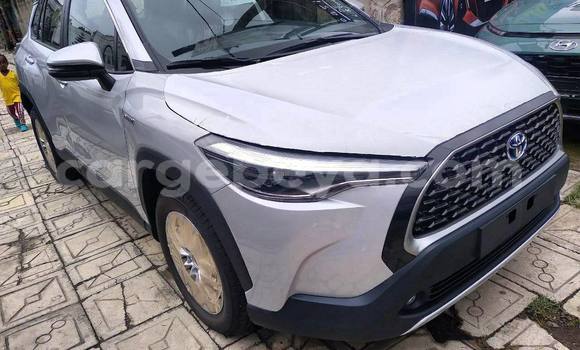 ይግዙ አዲስ Toyota Corolla Cross Beige መኪና በ አዲስ አበባ በ ኢትዮጵያ
