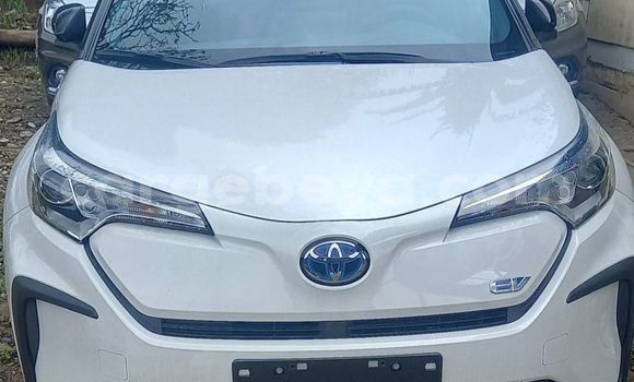 Acheter Neuf Voiture Toyota C-HR Blanc à Addis Ababa, Ethiopie Acheter Neuf Voiture Toyota C-HR Blanc à Addis Ababa, Ethiopie