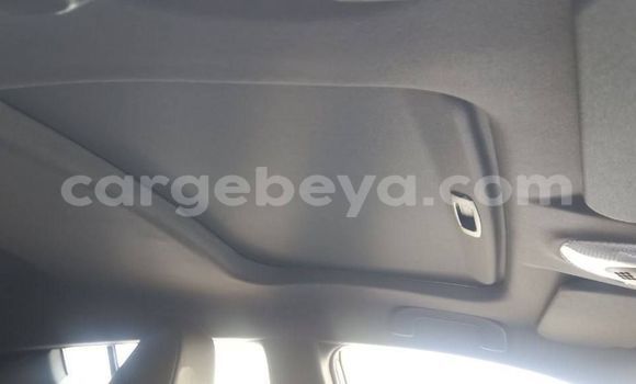 Acheter Neuf Voiture Toyota C-HR Blanc à Addis Ababa, Ethiopie Acheter Neuf Voiture Toyota C-HR Blanc à Addis Ababa, Ethiopie