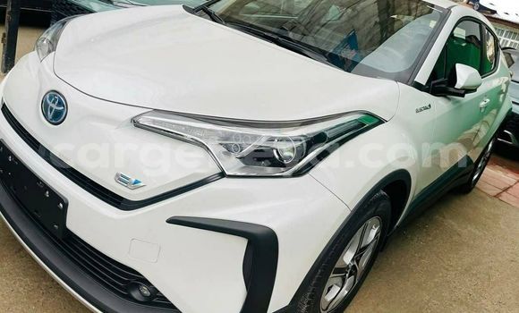 Acheter Neuf Voiture Toyota C-HR Blanc à Addis Ababa, Ethiopie Acheter Neuf Voiture Toyota C-HR Blanc à Addis Ababa, Ethiopie