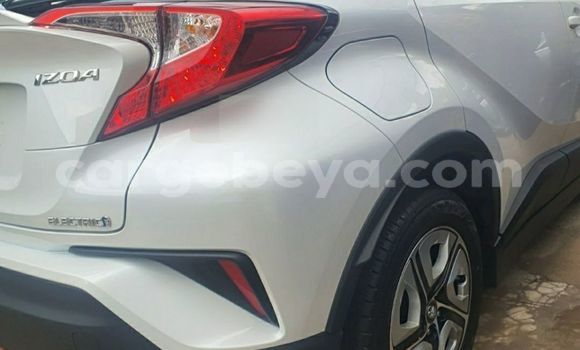 Acheter Neuf Voiture Toyota C-HR Blanc à Addis Ababa, Ethiopie Acheter Neuf Voiture Toyota C-HR Blanc à Addis Ababa, Ethiopie