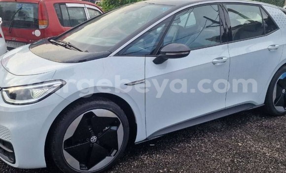 ይግዙ አዲስ Volkswagen Eos ነጭ መኪና በ አዲስ አበባ በ ኢትዮጵያ