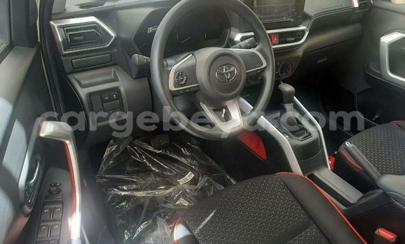 Acheter Neuf Voiture Toyota Ractis Bleu à Addis Ababa, Ethiopie Acheter Neuf Voiture Toyota Ractis Bleu à Addis Ababa, Ethiopie