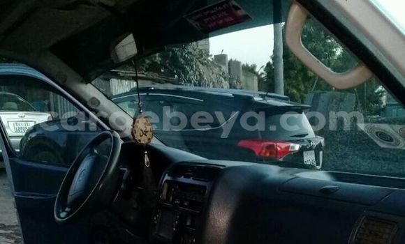 Oofamaa Toyota Dolphin Silver Makiinaa iti Addis–Ababa keessatti Ethiopia keessatti Oofamaa Toyota Dolphin Silver Makiinaa iti Addis–Ababa keessatti Ethiopia keessatti