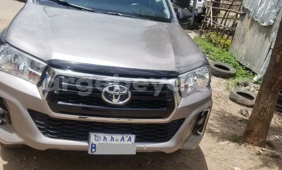 Acheter Occasion Voiture Toyota Hiluxe Revo Gris à Addis Ababa, Ethiopie Acheter Occasion Voiture Toyota Hiluxe Revo Gris à Addis Ababa, Ethiopie