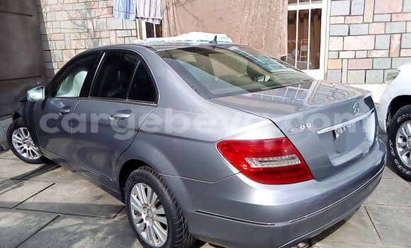 ይግዙ ያገለገለ Mercedes-Benz C180 COUPE ብር መኪና በ አዲስ አበባ በ ኢትዮጵያ
