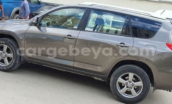 Acheter Occasion Voiture Toyota RAV4 Marron à Addis Ababa, Ethiopie Acheter Occasion Voiture Toyota RAV4 Marron à Addis Ababa, Ethiopie