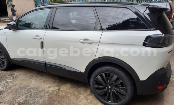 Buy Used Peugeot 5008 White Car in Addis–Ababa in Ethiopia