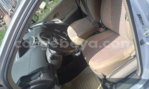 Acheter Occasion Voiture Toyota Yaris Gris à Addis Ababa, Ethiopie Acheter Occasion Voiture Toyota Yaris Gris à Addis Ababa, Ethiopie