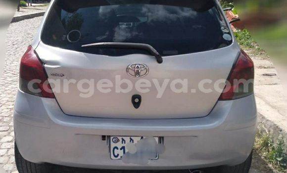 Acheter Occasion Voiture Toyota Yaris Gris à Addis Ababa, Ethiopie Acheter Occasion Voiture Toyota Yaris Gris à Addis Ababa, Ethiopie