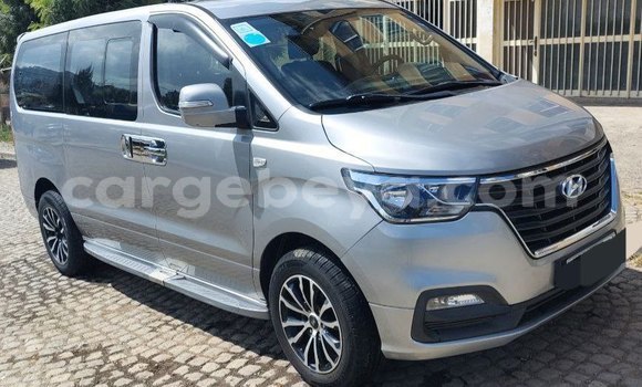 Acheter Occasion Voiture Hyundai Grand Starex Gris à Addis Ababa, Ethiopie Acheter Occasion Voiture Hyundai Grand Starex Gris à Addis Ababa, Ethiopie