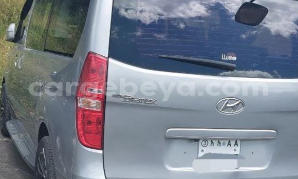 Acheter Occasion Voiture Hyundai Grand Starex Gris à Addis Ababa, Ethiopie Acheter Occasion Voiture Hyundai Grand Starex Gris à Addis Ababa, Ethiopie