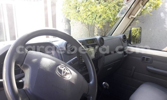 Acheter Occasion Voiture Toyota Mark II Blanc à Addis Ababa, Ethiopie Acheter Occasion Voiture Toyota Mark II Blanc à Addis Ababa, Ethiopie