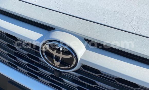 Acheter Occasion Voiture Toyota RAV4 Blanc à Addis Ababa, Ethiopie Acheter Occasion Voiture Toyota RAV4 Blanc à Addis Ababa, Ethiopie