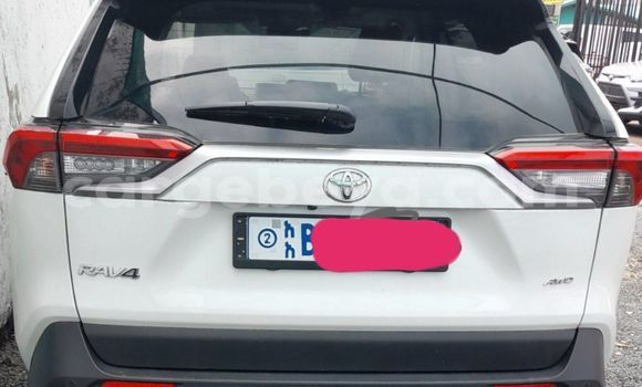 Acheter Occasion Voiture Toyota RAV4 Blanc à Addis Ababa, Ethiopie Acheter Occasion Voiture Toyota RAV4 Blanc à Addis Ababa, Ethiopie