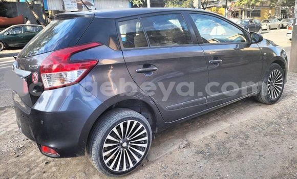 Acheter Occasion Voiture Toyota Yaris Beige à Addis Ababa, Ethiopie Acheter Occasion Voiture Toyota Yaris Beige à Addis Ababa, Ethiopie