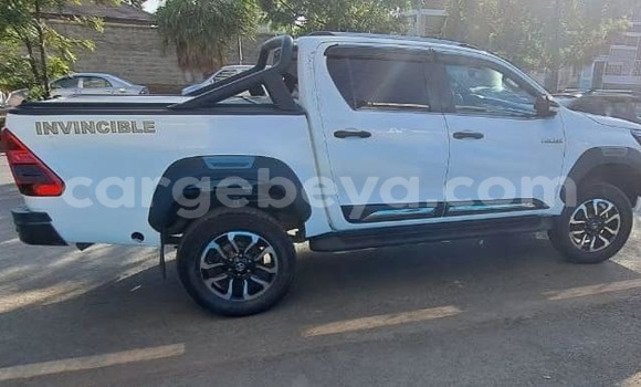 Buy Used Toyota Hiluxe Revo White Car in Addis–Ababa in Ethiopia Buy Used Toyota Hiluxe Revo White Car in Addis–Ababa in Ethiopia