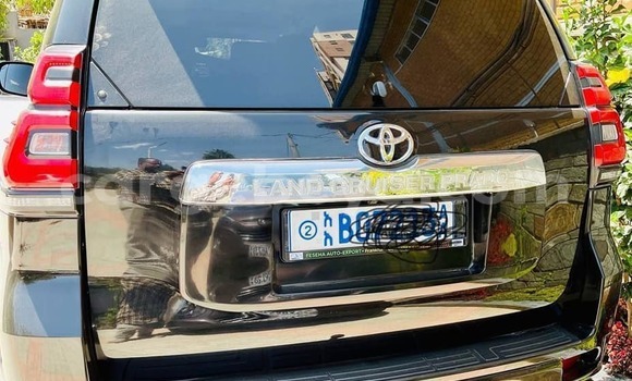ይግዙ ያገለገለ Toyota Land Cruiser Prado ጥቁር መኪና በ አዲስ አበባ በ ኢትዮጵያ ይግዙ ያገለገለ Toyota Land Cruiser Prado ጥቁር መኪና በ አዲስ አበባ በ ኢትዮጵያ