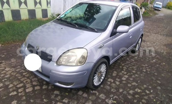 ይግዙ ያገለገለ Toyota Yaris ሰማያዊ መኪና በ አዲስ አበባ በ ኢትዮጵያ