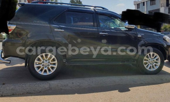 Acheter Occasion Voiture Toyota Fortuner Noir à Addis Ababa, Ethiopie Acheter Occasion Voiture Toyota Fortuner Noir à Addis Ababa, Ethiopie