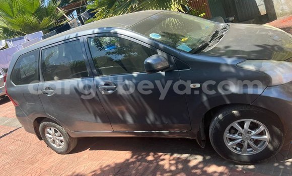 Acheter Occasion Voiture Toyota Avanza Beige à Addis Ababa, Ethiopie
