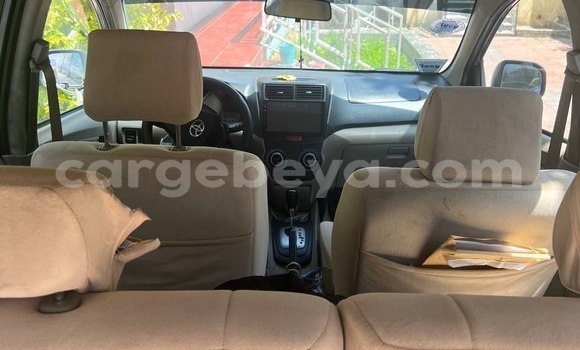 Acheter Occasion Voiture Toyota Avanza Beige à Addis Ababa, Ethiopie Acheter Occasion Voiture Toyota Avanza Beige à Addis Ababa, Ethiopie