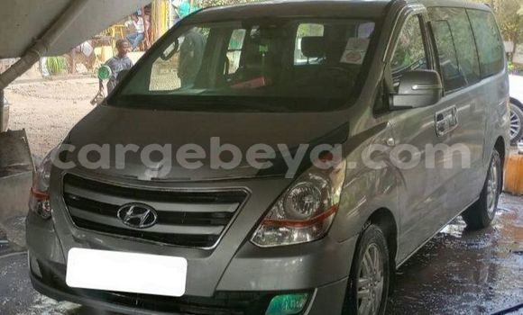 Acheter Occasion Voiture Hyundai Grand Starex Gris à Addis Ababa, Ethiopie Acheter Occasion Voiture Hyundai Grand Starex Gris à Addis Ababa, Ethiopie