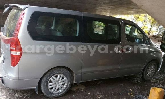 Acheter Occasion Voiture Hyundai Grand Starex Gris à Addis Ababa, Ethiopie Acheter Occasion Voiture Hyundai Grand Starex Gris à Addis Ababa, Ethiopie