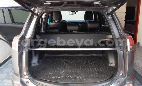 Acheter Occasion Voiture Toyota RAV4 Marron à Addis Ababa, Ethiopie Acheter Occasion Voiture Toyota RAV4 Marron à Addis Ababa, Ethiopie