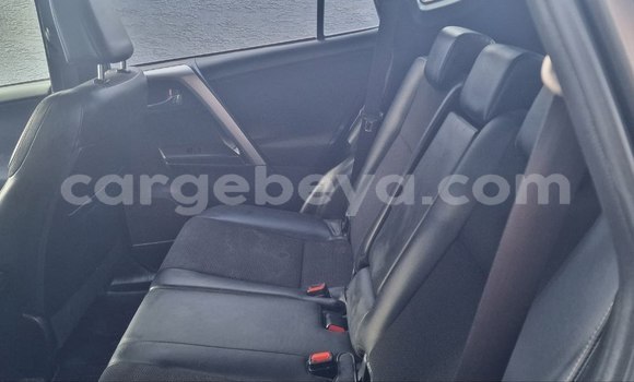 Acheter Occasion Voiture Toyota RAV4 Marron à Addis Ababa, Ethiopie Acheter Occasion Voiture Toyota RAV4 Marron à Addis Ababa, Ethiopie