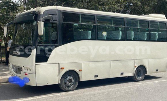 Buy Used Isuzu Stylus White Car in Addis–Ababa in Ethiopia