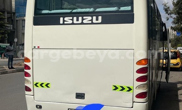 Acheter Occasion Voiture Isuzu Stylus Blanc à Addis Ababa, Ethiopie Acheter Occasion Voiture Isuzu Stylus Blanc à Addis Ababa, Ethiopie
