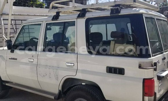 Buy Used Toyota Mark II White Car in Addis–Ababa in Ethiopia