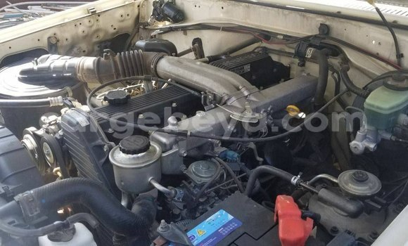 Acheter Occasion Voiture Toyota Mark II Blanc à Addis Ababa, Ethiopie Acheter Occasion Voiture Toyota Mark II Blanc à Addis Ababa, Ethiopie