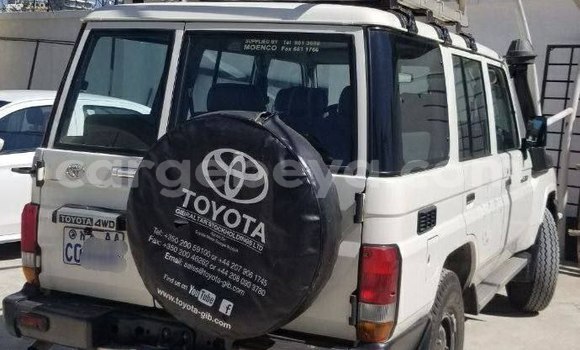 Acheter Occasion Voiture Toyota Mark II Blanc à Addis Ababa, Ethiopie Acheter Occasion Voiture Toyota Mark II Blanc à Addis Ababa, Ethiopie