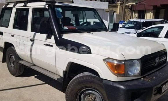 Acheter Occasion Voiture Toyota Mark II Blanc à Addis Ababa, Ethiopie Acheter Occasion Voiture Toyota Mark II Blanc à Addis Ababa, Ethiopie