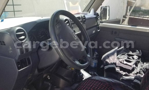 Acheter Occasion Voiture Toyota Mark II Blanc à Addis Ababa, Ethiopie Acheter Occasion Voiture Toyota Mark II Blanc à Addis Ababa, Ethiopie