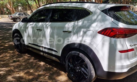 Acheter Occasion Voiture Hyundai Tucson Blanc à Addis Ababa, Ethiopie Acheter Occasion Voiture Hyundai Tucson Blanc à Addis Ababa, Ethiopie